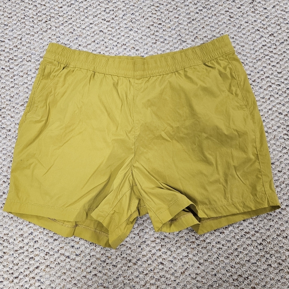 Women’s Lightweight Olive-Green Shorts